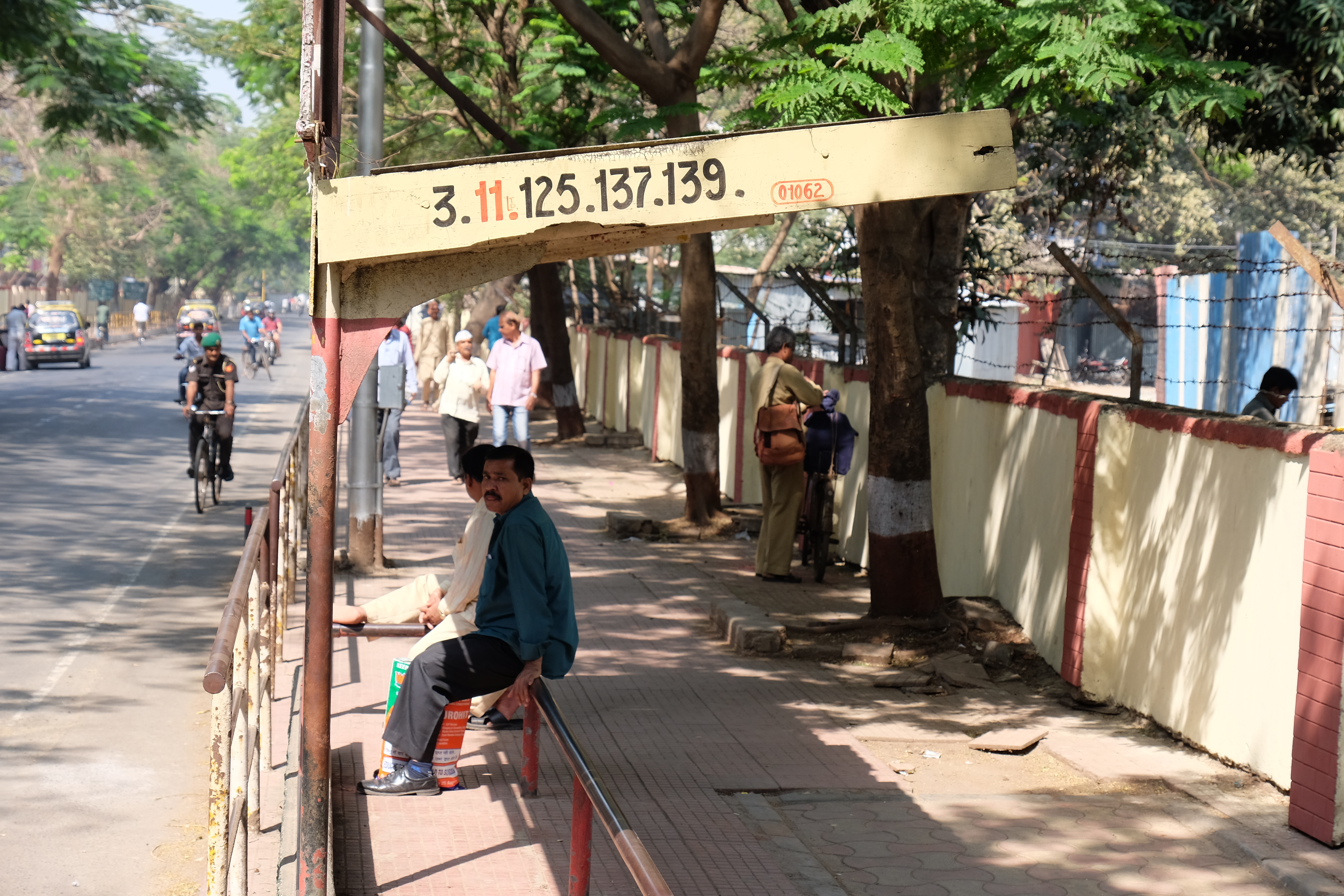 Waiting for the bus in Colaba, Mumbai